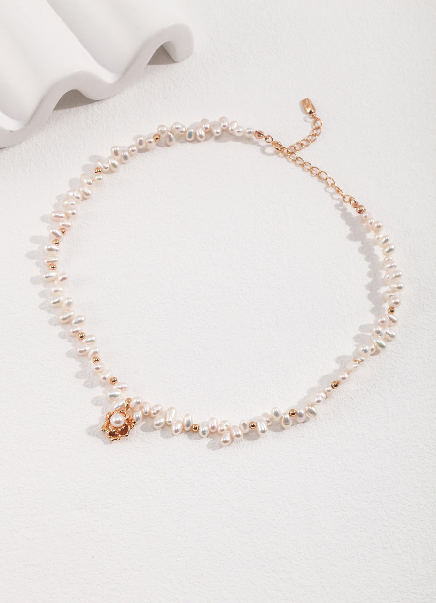 Chic Camellia & Pearl Necklace