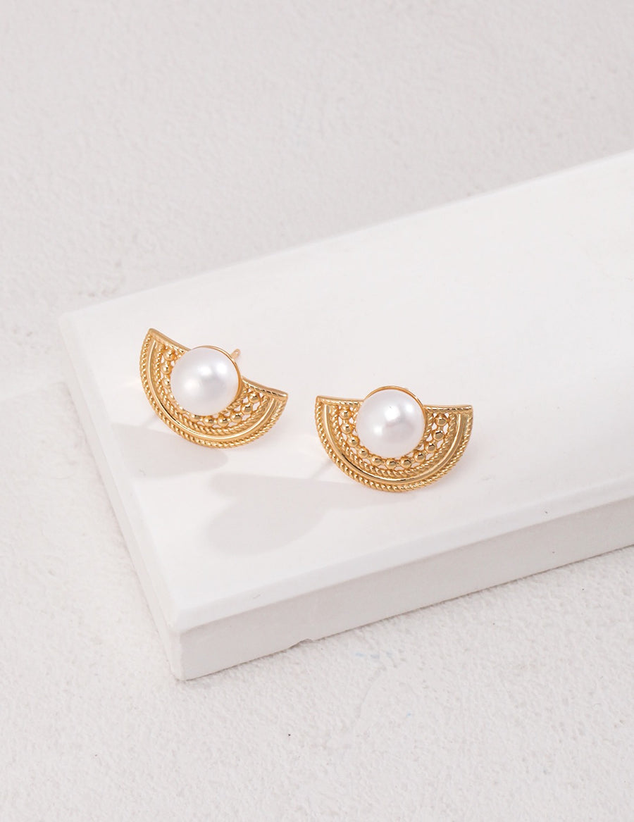 Fan Sharp Pearl Studs